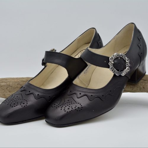 Obermüller Lukas Hirschler Produktfoto handgefertigte Schuhe Trachtenschuhe Filzstiefel Modeschuhe